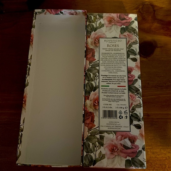 3 pack rose soaps - Picture 3 of 3